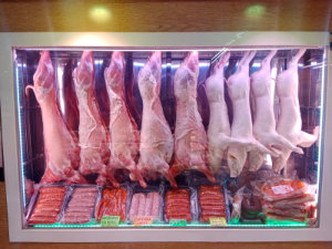 Cortes de carne personalizados puesto 123-127 Mercado Santa María de la Cabeza