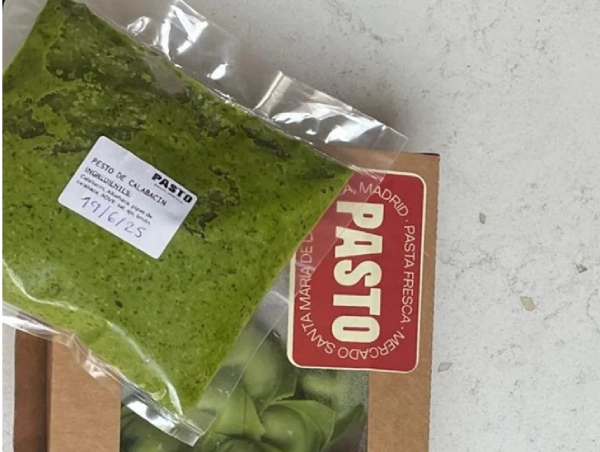 bolsa y caja de pasta fresca