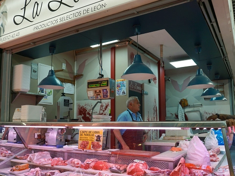 La Leonera 3 carniceria la leonera mostrador (1)
