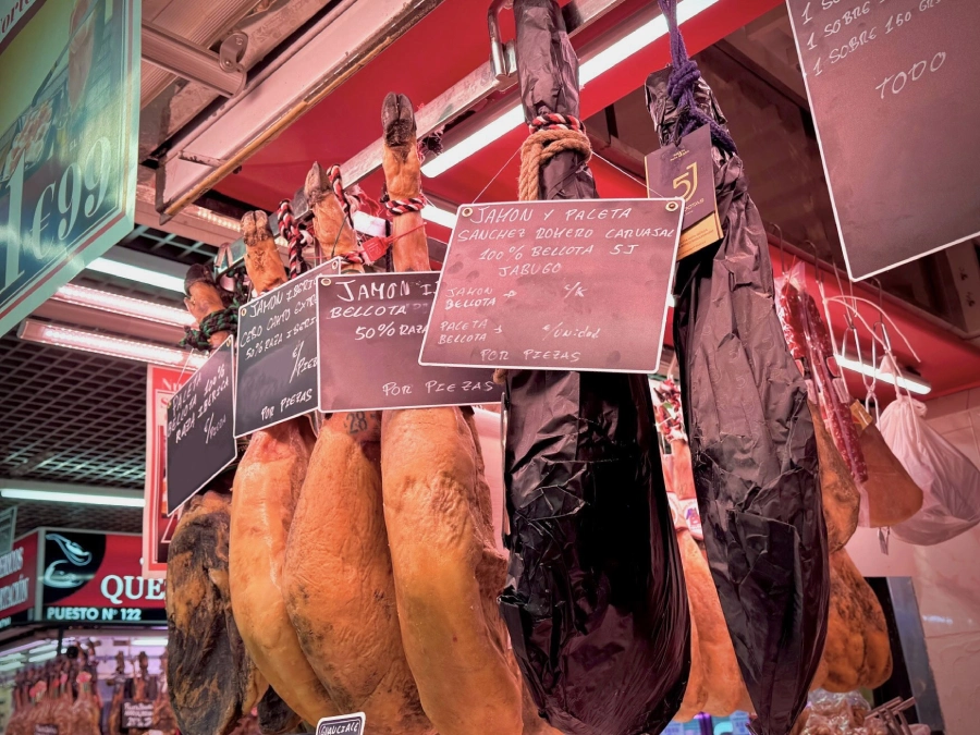 jamones ibericos charcuteria arganzuela mercado abastos madrid 1
